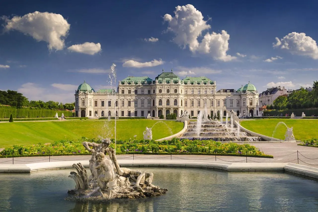 Belvedere City Center Apartment Vienna