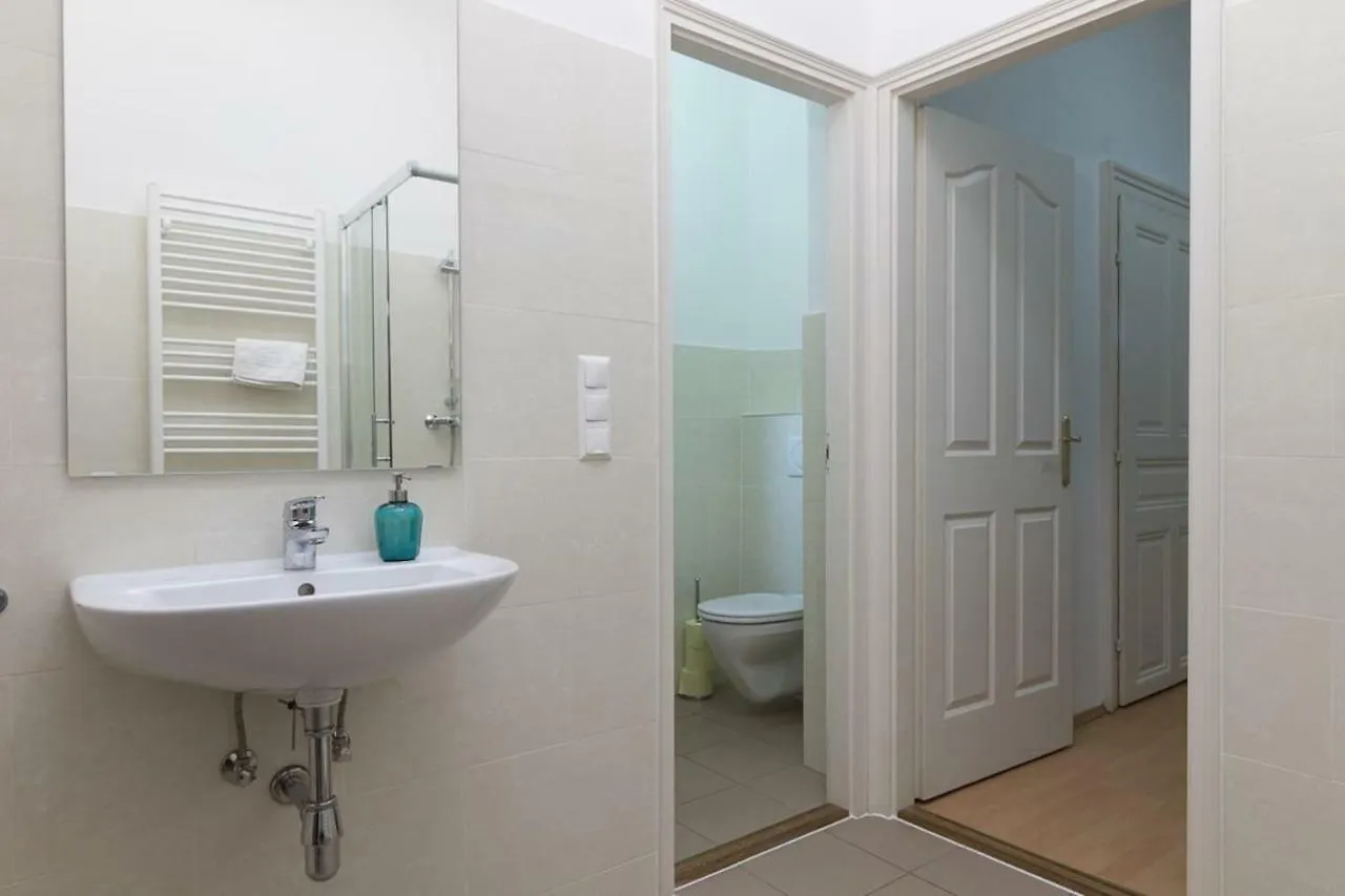 Belvedere City Center Apartment Vienna